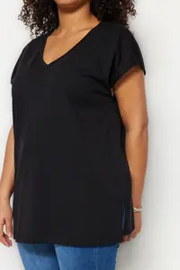 Trendyol Curve Black relaxed V-neck slit 100% Cotton Knitting T-Shirt - Image 5