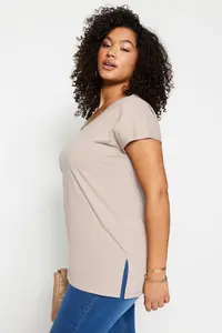 Trendyol Curve Mink relaxed V-neck slit 100% Cotton Knitting T-Shirt - Image 3