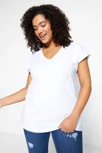 Trendyol Curve White relaxed V-neck slit 100% Cotton Knitting T-Shirt - Image 3