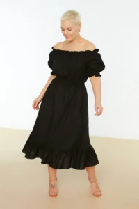 Trendyol Curve Black Weaving Shirred Carmen Collar Dress - Image 2