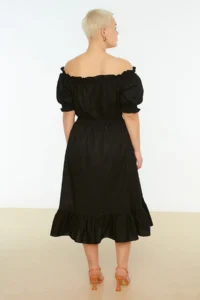 Trendyol Curve Black Weaving Shirred Carmen Collar Dress - Image 5