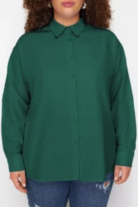 Trendyol Curve Emerald Green Boyfriend Basic Plus Size Long Sleeve Weaving Shirt - Image 4
