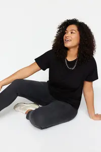 Trendyol Curve Black Regular Fit Basic Crew Neck 100% Cotton Knitting Plus Size T-Shirt - Image 2