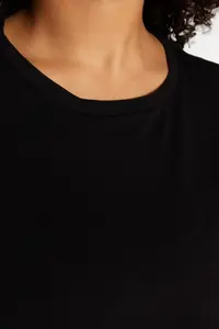 Trendyol Curve Black Regular Fit Basic Crew Neck 100% Cotton Knitting Plus Size T-Shirt - Image 3