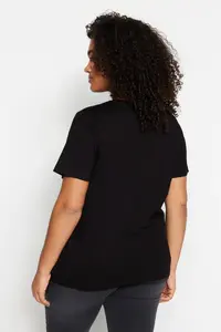 Trendyol Curve Black Regular Fit Basic Crew Neck 100% Cotton Knitting Plus Size T-Shirt - Image 4