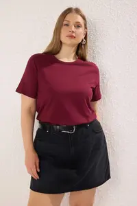 Trendyol Curve Burgundy Regular Fit Basic Crew Neck 100% Cotton Knitting Plus Size T-Shirt - Image 2