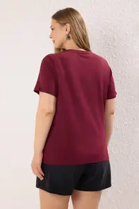 Trendyol Curve Burgundy Regular Fit Basic Crew Neck 100% Cotton Knitting Plus Size T-Shirt - Image 4