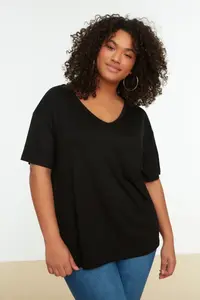 Trendyol Curve Black Oversized Fit Yaka Detailed Plus Size Knitting T-Shirt - Image 3