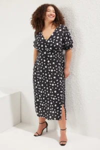 Trendyol Curve Black Floral Weaving slit Dress - Image 2
