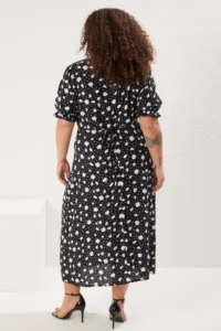 Trendyol Curve Black Floral Weaving slit Dress - Image 5