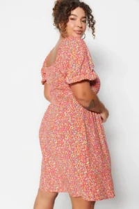 Trendyol Curve Pink Floral Weaving Gipelli Dress - Image 3