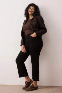 Trendyol Curve Solmayan Black High Waist Flexible Short Hem culotte Fit plus size jeans - Image 2