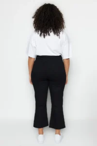 Trendyol Curve Solmayan Black High Waist Flexible Short Hem culotte Fit plus size jeans - Image 9