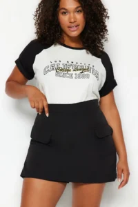 Trendyol Curve Black Plain Mini Kapak with pocket Plus Size Pencil Skirt - Image 2