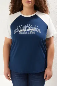 Trendyol Curve Mavi Color Bloklu Printed 100% Cotton Knitting Plus Size T-Shirt - Image 3