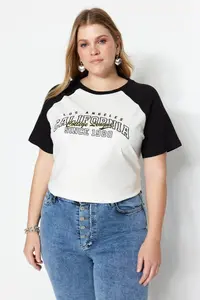 Trendyol Curve Ecru Color Bloklu Printed 100% Cotton Knitting Plus Size T-Shirt - Image 4