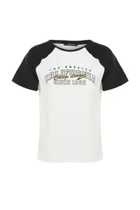 Trendyol Curve Ecru Color Bloklu Printed 100% Cotton Knitting Plus Size T-Shirt - Image 8
