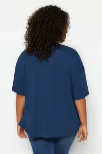 Trendyol Curve Navy Blue Collar Ribbed Wide Pattern 100% Cotton Basic Knitting T-Shirt - Image 5