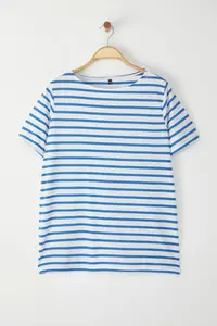 Trendyol Curve White-Blue Striped Boat Neck Knitting T-Shirt - Image 4