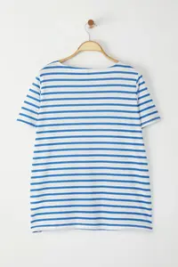 Trendyol Curve White-Blue Striped Boat Neck Knitting T-Shirt - Image 7