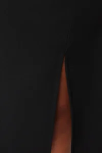 Trendyol Curve Black Slit Detailed Midi Knitting Plus Size Dress - Image 5