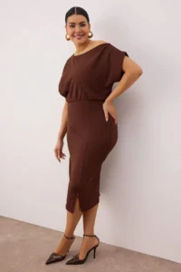 Trendyol Curve Brown Asymmetric Yaka slit Crepe Knitting Plus Size Dress - Image 2