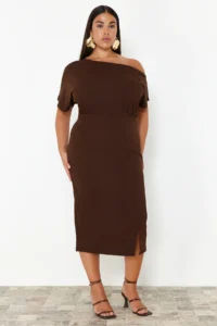 Trendyol Curve Brown Asymmetric Yaka slit Crepe Knitting Plus Size Dress - Image 6