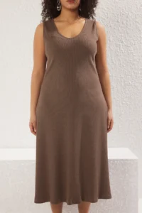 Trendyol Curve Brown Ribbed A-line Midi Knitting Dress - Image 3