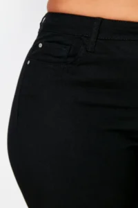 Trendyol Curve Solmayan Black High Waist Flexible skinny Fit Plus Size denim Shorts - Image 5