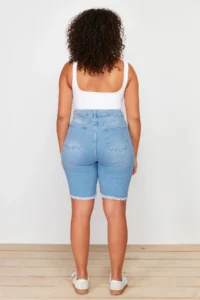 Trendyol Curve Mavi Hem Tassel Detailed Flexible skinny denim Shorts - Image 6