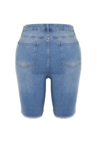 Trendyol Curve Mavi Hem Tassel Detailed Flexible skinny denim Shorts - Image 8