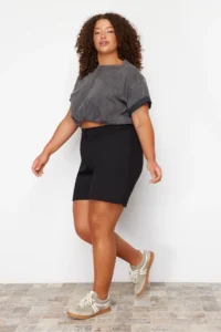 Trendyol Curve Black Button Detailed 100% Cotton Knitting Plus Size Shorts & Bermuda - Image 3