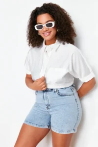 Trendyol Curve Light Blue High Waist Comofrt/Middle Flexible Straight Fit Plus Size denim Shorts - Image 4