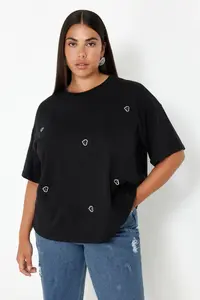 Trendyol Curve Black Heart Accessory Detailed Oversized/Bol Cut 100% Cotton Knitting T-Shirt