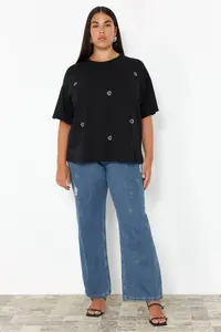 Trendyol Curve Black Heart Accessory Detailed Oversized/Bol Cut 100% Cotton Knitting T-Shirt - Image 2