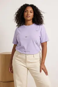 Trendyol Curve Purple Heart Accessory Detailed Oversized/Bol Cut 100% Cotton Knitting T-Shirt - Image 2