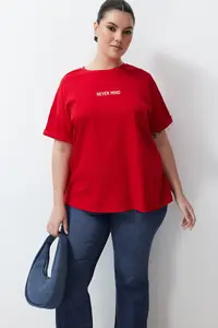 Trendyol Curve Red Slogan Printed Oversized 100% Cotton Knitting Plus Size T-Shirt - Image 2