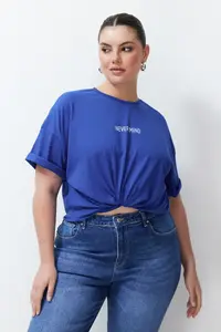 Trendyol Curve Saks Blue Slogan Printed Oversized 100% Cotton Knitting Plus Size T-Shirt - Image 2
