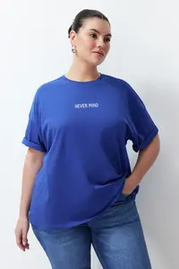 Trendyol Curve Saks Blue Slogan Printed Oversized 100% Cotton Knitting Plus Size T-Shirt - Image 3