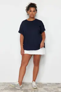 Trendyol Curve Navy Blue 100% Cotton Back Printed Oversized Cut Crew Neck Knitting T-Shirt - Image 2