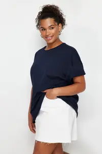 Trendyol Curve Navy Blue 100% Cotton Back Printed Oversized Cut Crew Neck Knitting T-Shirt - Image 3