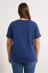Trendyol Curve Indigo relaxed Floral Embroidery Detailed 100% Cotton Knitting Plus Size T-Shirt - Image 4