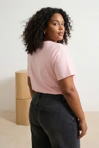 Trendyol Curve Pink Slogan Printed relaxed 100% Cotton Knitting Plus Size T-Shirt - Image 3