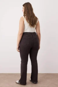 Trendyol Curve Brown High Waist comfort Stitching Detailed flared leg Flare Fit jeans - Image 4