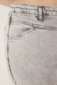 Trendyol Curve Gray High Waist comfort Stitching Detailed Comofrt/Middle Flexible flared leg Flare Fit jeans - Image 4