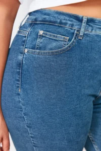 Trendyol Curve Mavi High Waist Short Size Flexible/Stretch Plus Size skinny jeans - Image 4