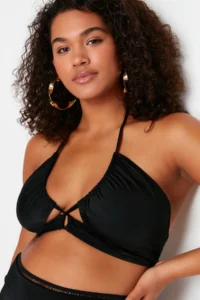 Trendyol Curve Black Boyundan Binding Detailed Plus Size Bikini Top - Image 3