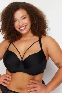 Trendyol Curve Black Piping Detailed Fixed Covered T-Shirt Bra Plus Size Bra - Image 4