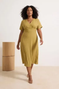 Trendyol Curve Khaki crinkle Weaving Plus Size Dress - Image 3
