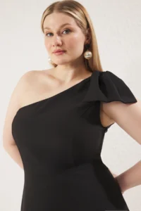 Trendyol Curve Black with bow Single Arm Midi Weaving Plus Size Dress - Image 4